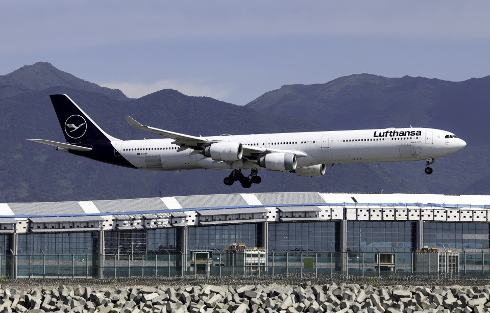 ルフトハンザドイツ航空 Airbus A340-600 D-AIHI 香港国際空港