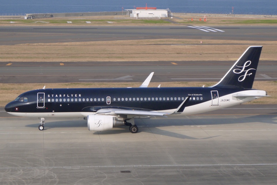 スターフライヤー Airbus A320 JA26MC 中部国際空港 航空フォト