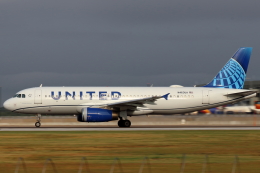 キャスバルさんが、オースティン・バーグストロム国際空港で撮影したユナイテッド航空 A320-232の航空フォト（飛行機 写真・画像）