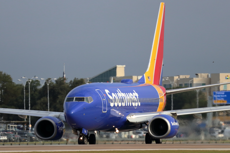 サウスウェスト航空Ｂ737-700 サウスウエスト航空、737MAXを100機追加発注 737-700退役加速
