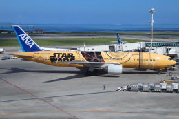 全日空商事 B777-281ER 1200px-ANA_Boeing_777-