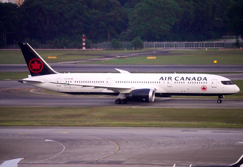 エア・カナダ Boeing 787-9 C-GYJW シンガポール・チャンギ国際