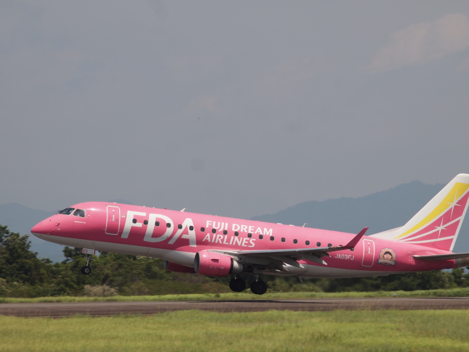 フジドリームエアラインズ ERJ-175 JA10FJ 1/400 フジドリームエアラインズ Embraer 175 JA03FJ 静岡空港 航空