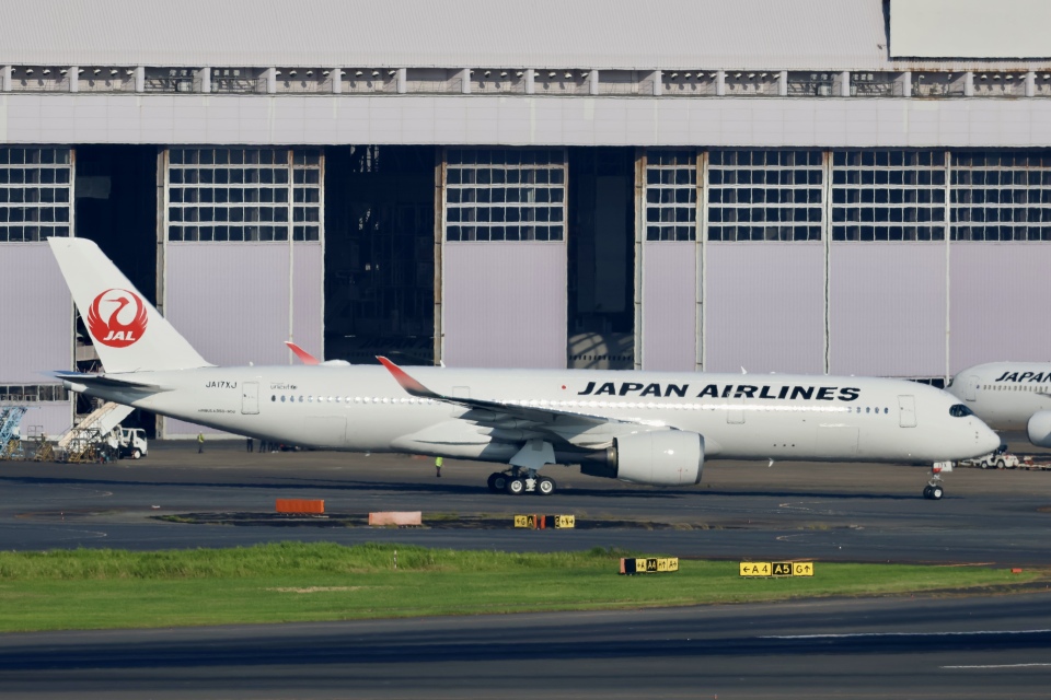日本航空 Airbus A350-900 JA17XJ 羽田空港 航空フォト | by