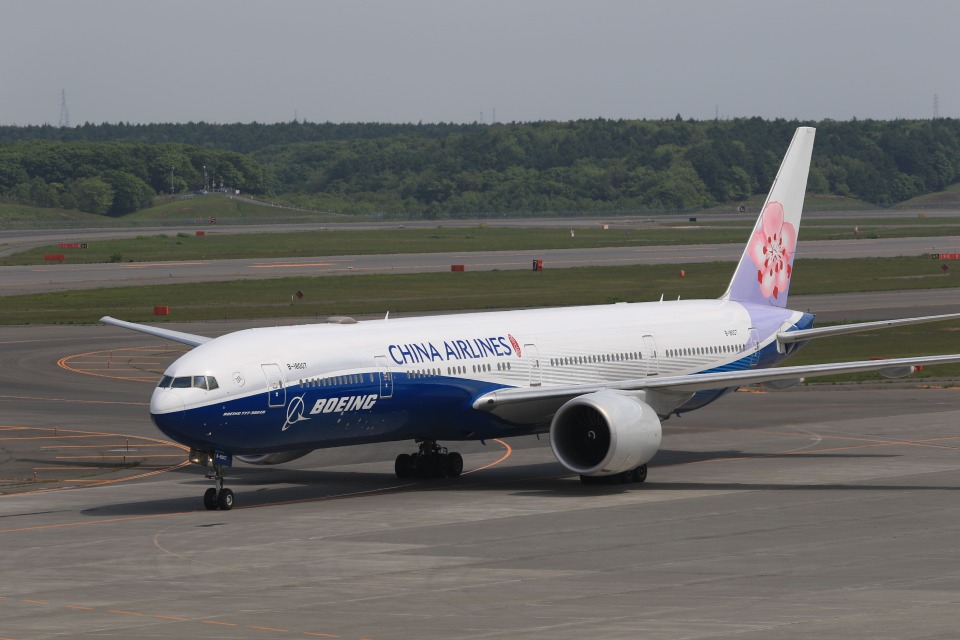 チャイナエアライン Boeing 777-300 B-18007 新千歳空港 航空
