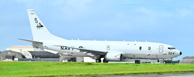 オカリンさんが、嘉手納飛行場で撮影したアメリカ海軍 P-8A (737-8FV)の航空フォト（飛行機 写真・画像）