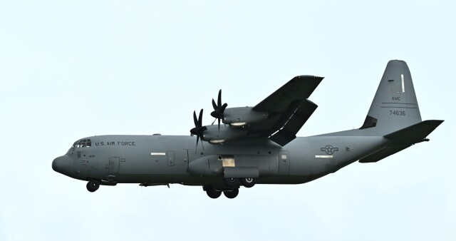 オカリンさんが、嘉手納飛行場で撮影したアメリカ空軍 C-130J-30 Herculesの航空フォト（飛行機 写真・画像）