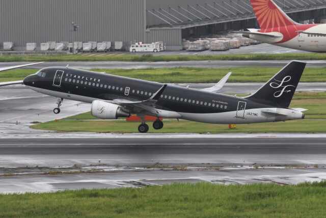 スターフライヤー (SFJ) 機材一覧 エアバスA320 | FlyTeam
