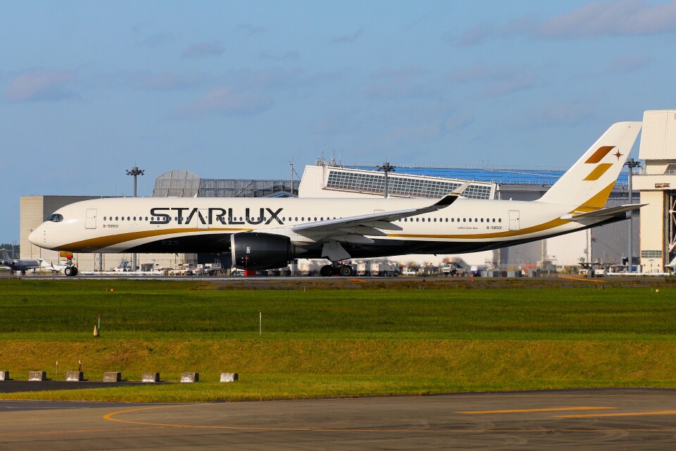航空機・ヘリコプター Stalux A350-900 B-58501 Amazon.com: JC Wings STARLUX for Airbus A350-900 B-58501