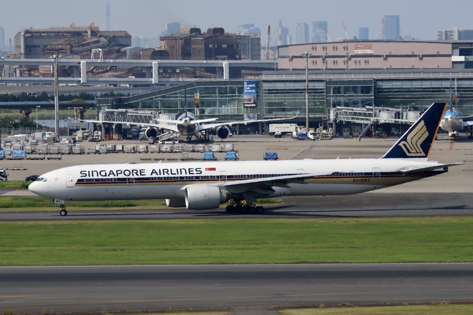 JC Wings SIA B777-300 9V-SWZ シンガポール航空 JC Wings SIA B777-300 9V-SWZ シンガポール航空 - メルカリ