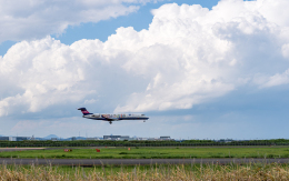 ひげじいさんが、仙台空港で撮影したアイベックスエアラインズ CL-600-2C10(CRJ-702ER)の航空フォト（飛行機 写真・画像）