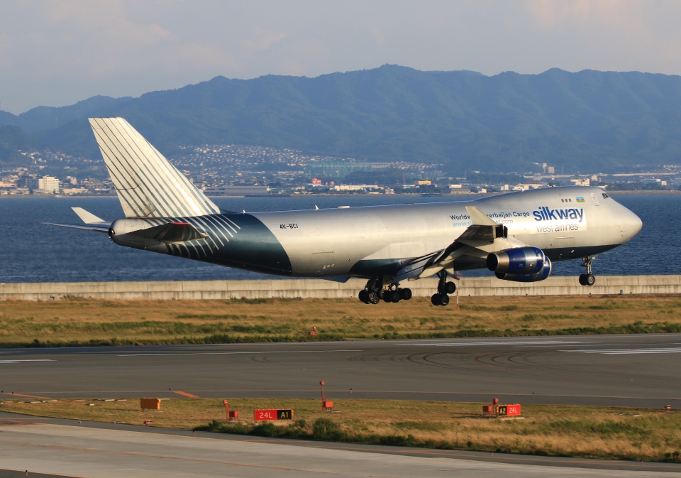 シルクウェイ・ウェスト・エアラインズ Boeing 747-400 4K-BCI