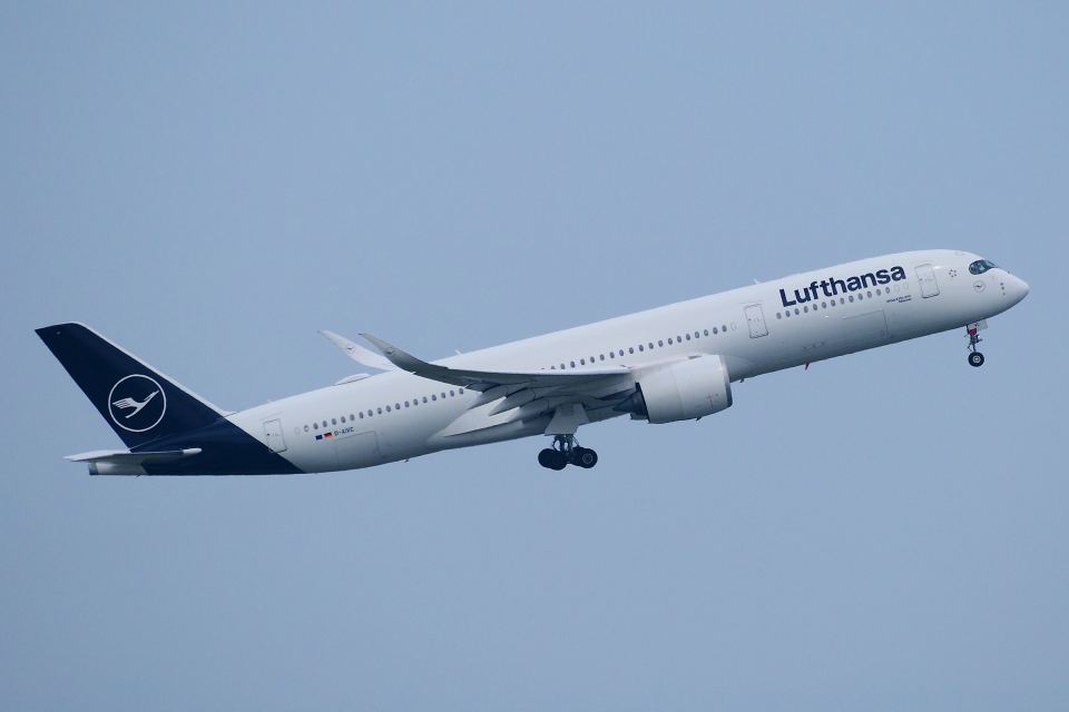 ルフトハンザドイツ航空 Airbus A350-900 D-AIVC 関西国際空港