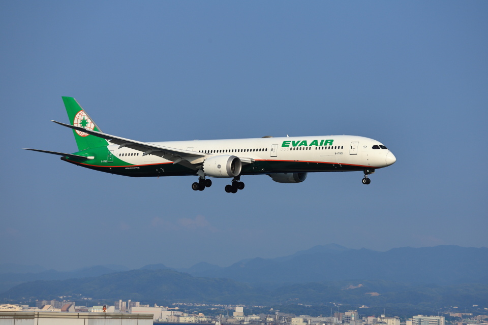 エバー航空 Boeing 787-10 B-17801 関西国際空港 航空フォト