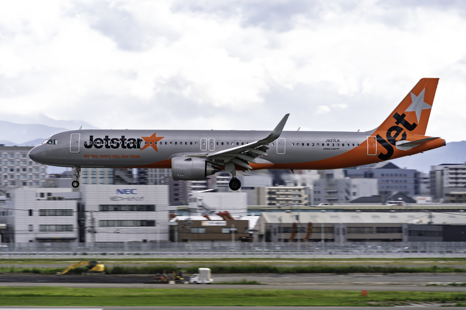 ジェットスター・ジャパン Airbus A321neo JA27LR 福岡空港 航空