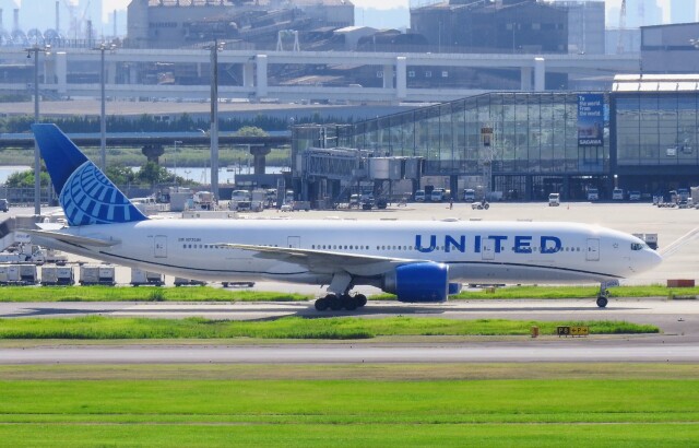 スカイチーム」特別塗装機 エールフランス航空 (777-300 | F