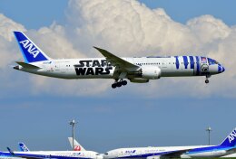PACMIN 全日空 ANA B787-9 スターウォーズ R2D2 特別塗装機 ANAのスター・ウォーズ特別塗装機が終了へ。R2-D2は8月7日・羽田