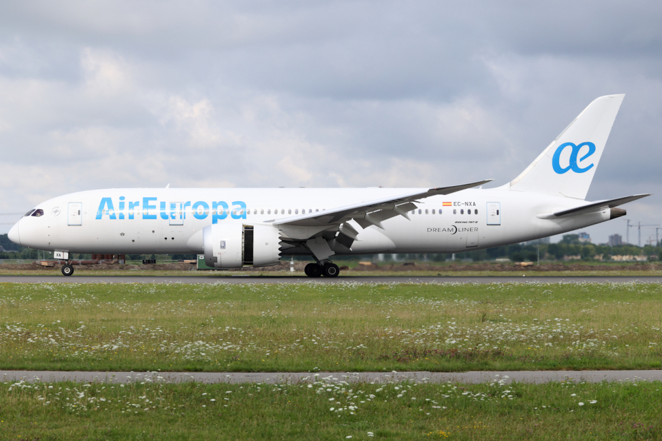 エア・ヨーロッパ Boeing 787-8 Dreamliner EC-NXA