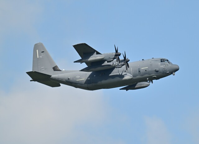 オカリンさんが、嘉手納飛行場で撮影したアメリカ空軍 MC-130J Herculesの航空フォト（飛行機 写真・画像）