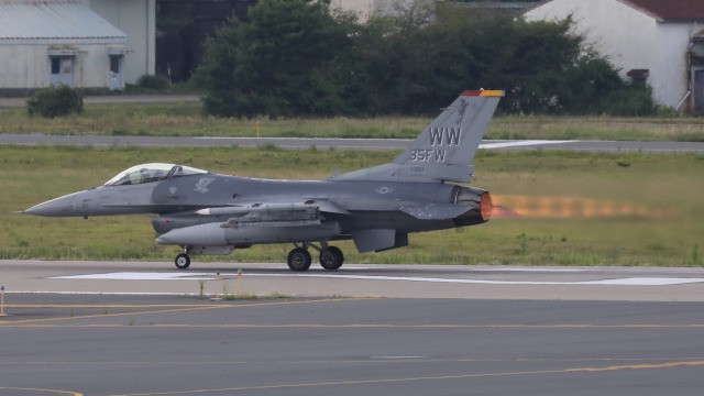 ジェネラル・ダイナミクス F-16 ファイティング・ファルコン