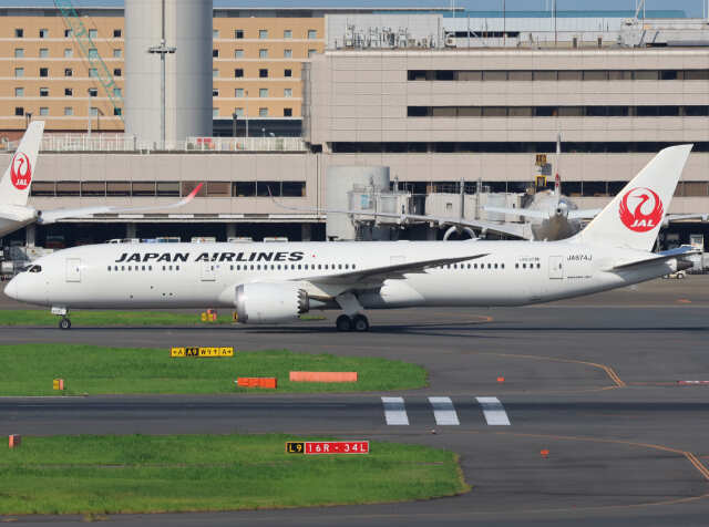 SAMURAI BLUE 応援ジェット 1号機」特別塗装機 日本航空 (777
