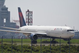 テッシーさんが、羽田空港で撮影したデルタ航空 767-432/ERの航空フォト（飛行機 写真・画像）