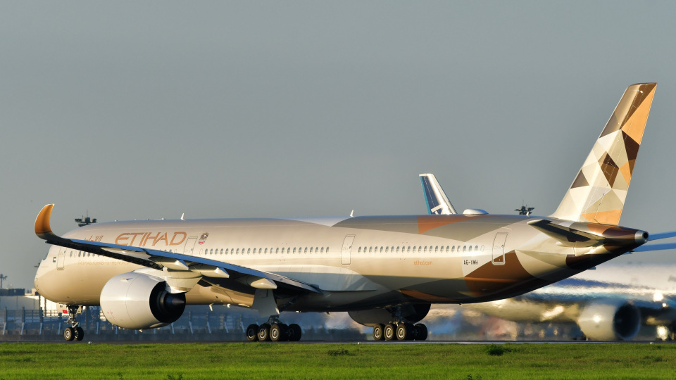 エティハド航空 Airbus A350-1000 Airbus A350 - Explore Business Suites & Destinations