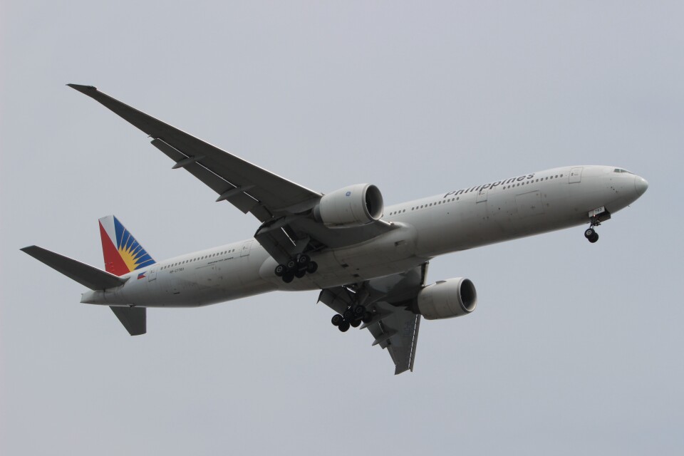 フィリピン航空 Boeing 777-300 RP-C7783 羽田空港 航空フォト