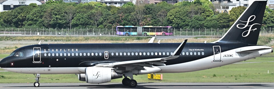 スターフライヤー Airbus A320 JA26MC 福岡空港 航空フォト | by