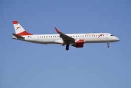NIKEさんが、ウィーン国際空港で撮影したオーストリア航空 ERJ-190-200 LR (ERJ-195LR)の航空フォト（飛行機 写真・画像）