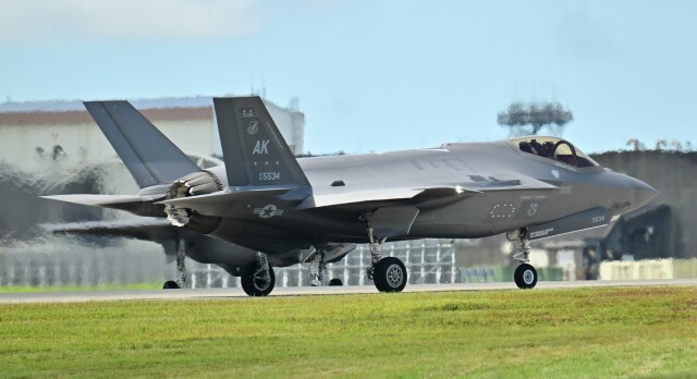 オカリンさんが、嘉手納飛行場で撮影したアメリカ空軍 F-35A Lightning IIの航空フォト（飛行機 写真・画像）