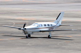 なごやんさんが、名古屋飛行場で撮影した日本法人所有 PA-46-350P Malibu Mirageの航空フォト（飛行機 写真・画像）
