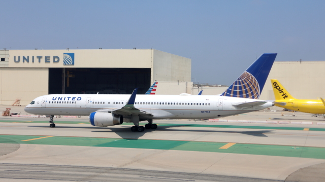 誘喜さんが、ロサンゼルス国際空港で撮影したユナイテッド航空 757-224の航空フォト（飛行機 写真・画像）