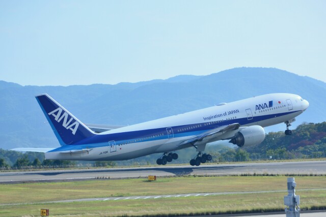 aliyaさんが、広島空港で撮影した全日空 777-281の航空フォト（飛行機 写真・画像）