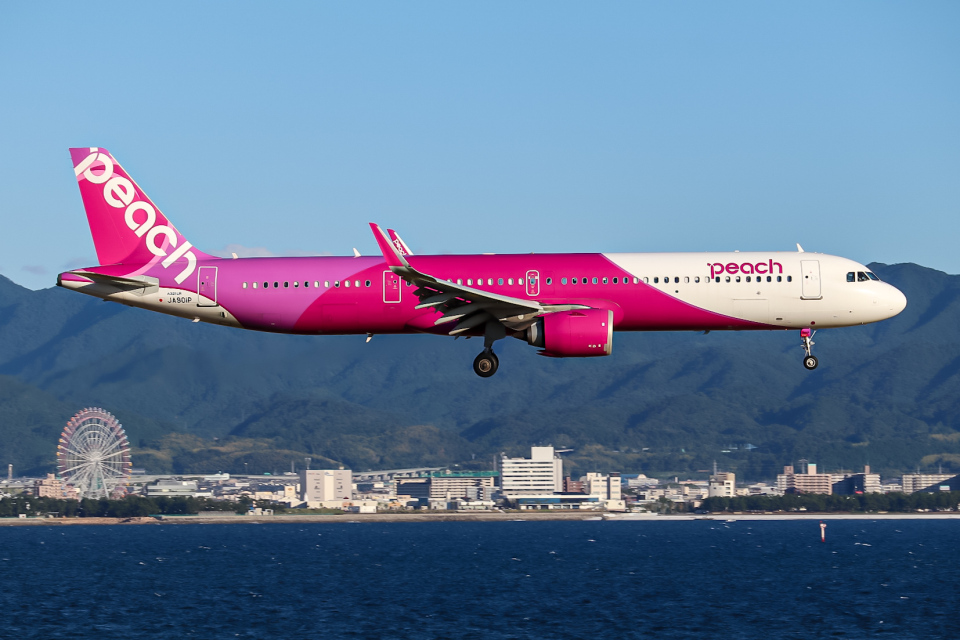 ピーチ Airbus A321neo JA901P 関西国際空港 航空フォト | by