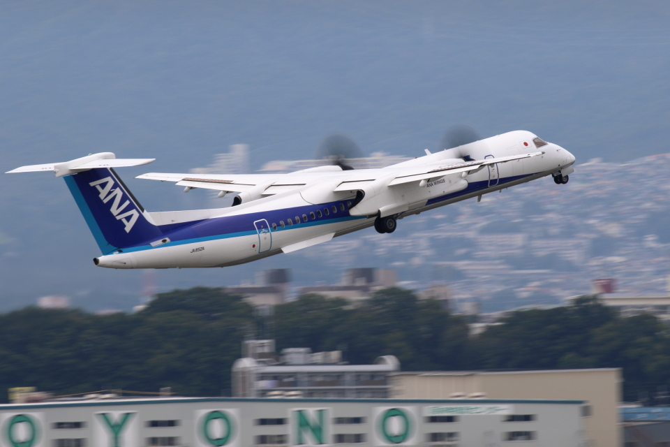 ANAウイングス Bombardier DHC-8-400 JA852A 伊丹空港 航空