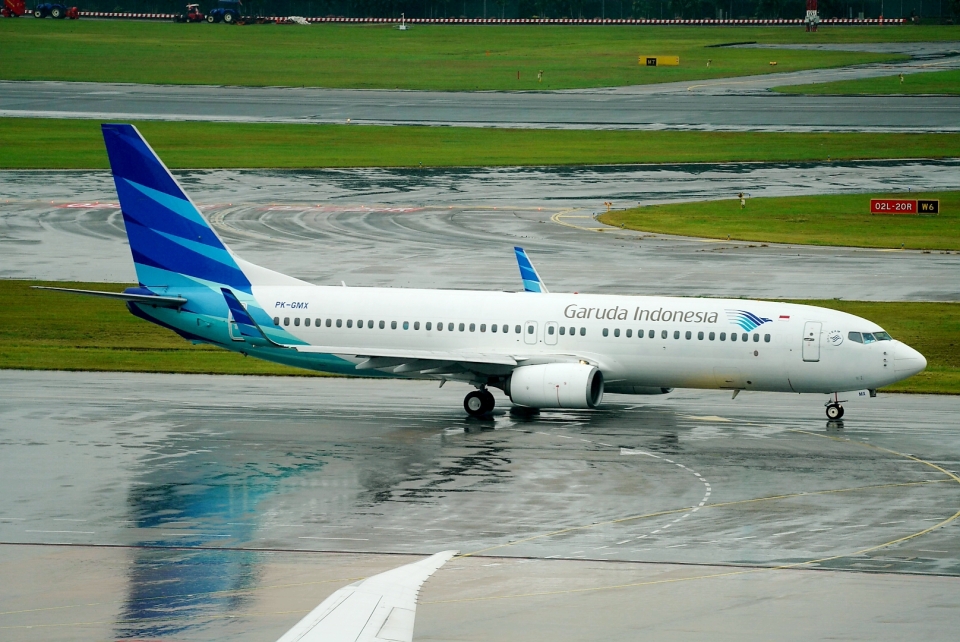 ガルーダインドネシア航空 737-800 PK-GMZ 1/200 ガルーダインドネシア航空 737-800 PK-GMZ 1/200 - メルカリ