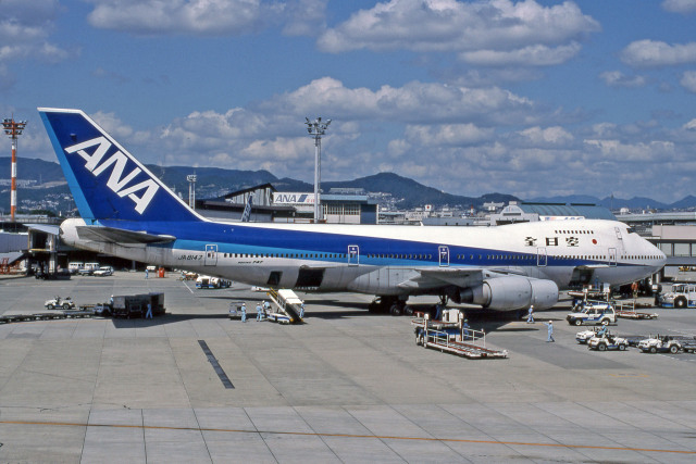 B747 ボーイング747-100SR 日本航空　1985 4 : 3] [1985 Itami (伊丹)] JAL Boeing 747SR《JL74R JA8117