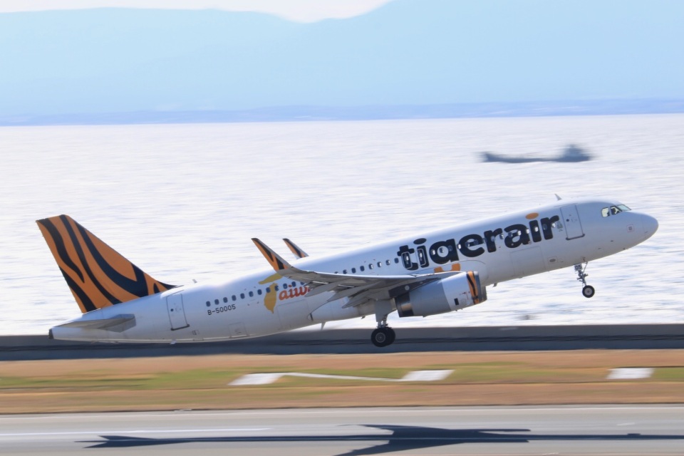 【未開封】AIRBUS A320 エアーバス ファイル:Jetstar Airbus A320 in flight (cropped 3x2).jpg