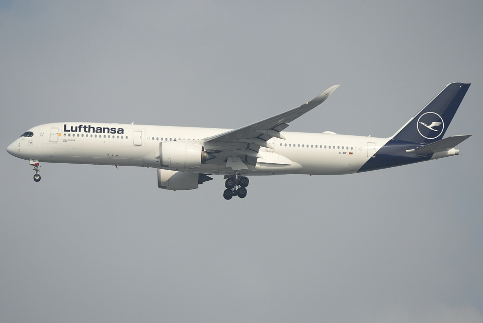 ルフトハンザ／ドイツ、Airbus／A350 ルフトハンザドイツ航空 Airbus A350-900 D-AIXJ 羽田空港 航空