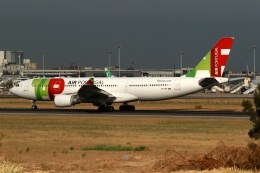 採れたてほしいもさんが、リスボン・ウンベルト・デルガード空港で撮影したTAPポルトガル航空 A330-202の航空フォト（飛行機 写真・画像）