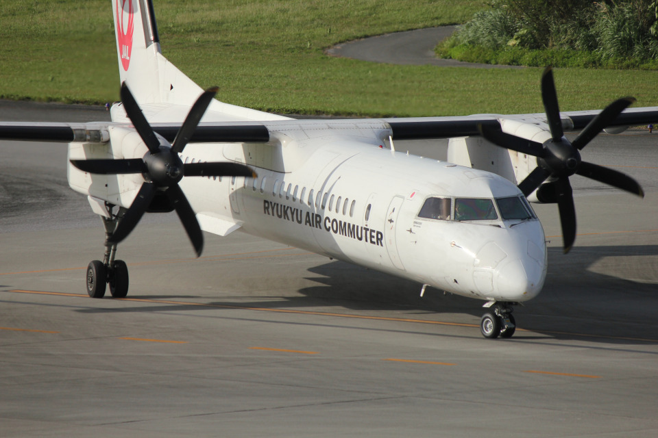 RAC DHC-8-100 琉球エアーコミューター BOMBARDIER jc Amazon.co.jp: RAC DHC-8-100 琉球エアーコミューター