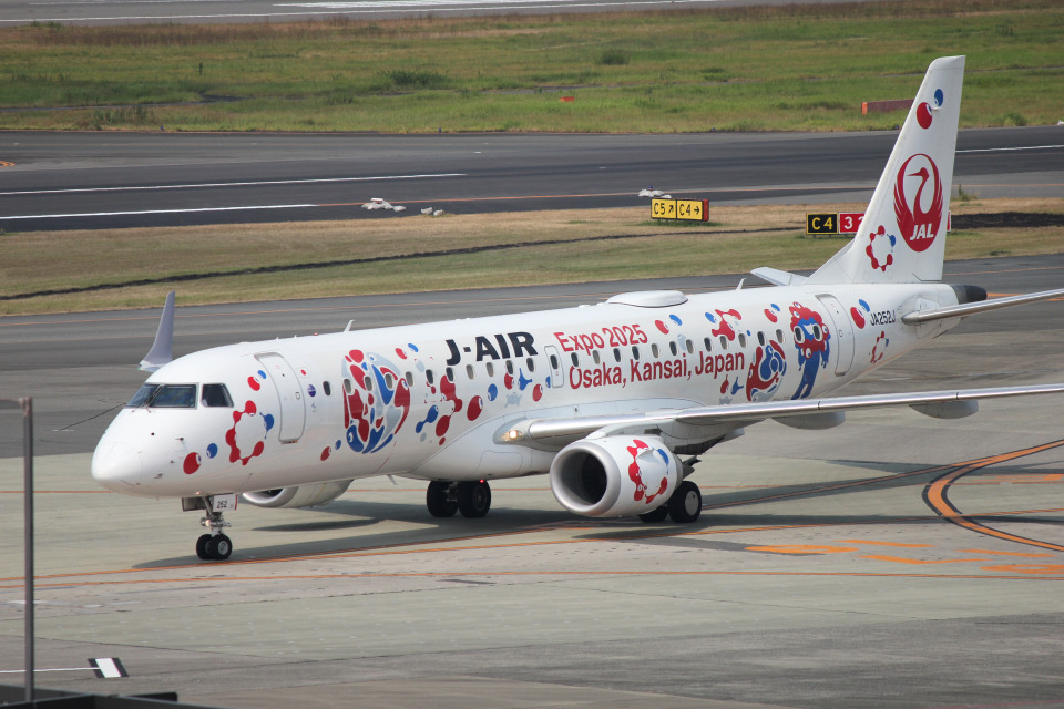J-AIR JAL EMBRAER 190 日本航空 JA252J JC JA245J - Embraer E190STD [19000724] - Flightradar24