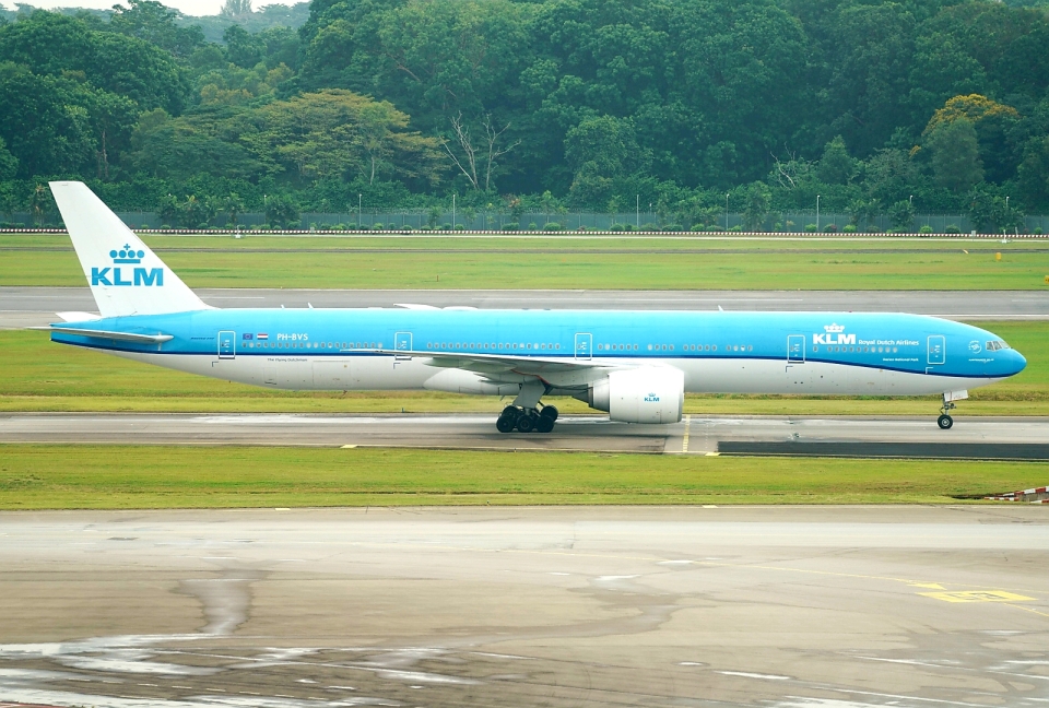 KLMオランダ航空Boeing777-300ER ボーイングとKLMオランダ航空、777-300ERの2機追加で合意