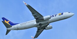 オカリンさんが、那覇空港で撮影したスカイマーク 737-8FZの航空フォト（飛行機 写真・画像）