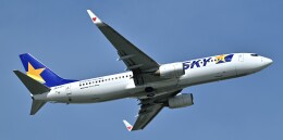 オカリンさんが、那覇空港で撮影したスカイマーク 737-8FZの航空フォト（飛行機 写真・画像）