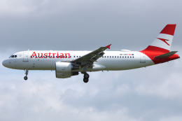 ヴァージンアトランティック A350-1000　ロンドンヒースロー空港 ヴァージン・アトランティック航空 Airbus A350-1000 G-VDOT