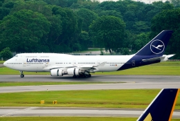 SFJ_capさんが、シンガポール・チャンギ国際空港で撮影したルフトハンザドイツ航空 747-430の航空フォト（飛行機 写真・画像）