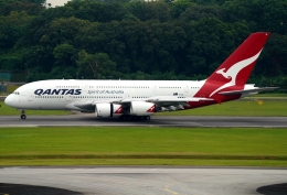 SFJ_capさんが、シンガポール・チャンギ国際空港で撮影したカンタス航空 A380-842の航空フォト（飛行機 写真・画像）