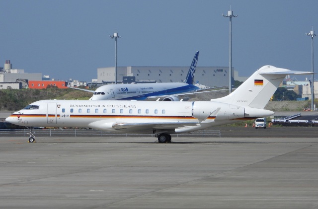 モヒカンジェット」特別塗装機 全日空 (767-300 | JA602A